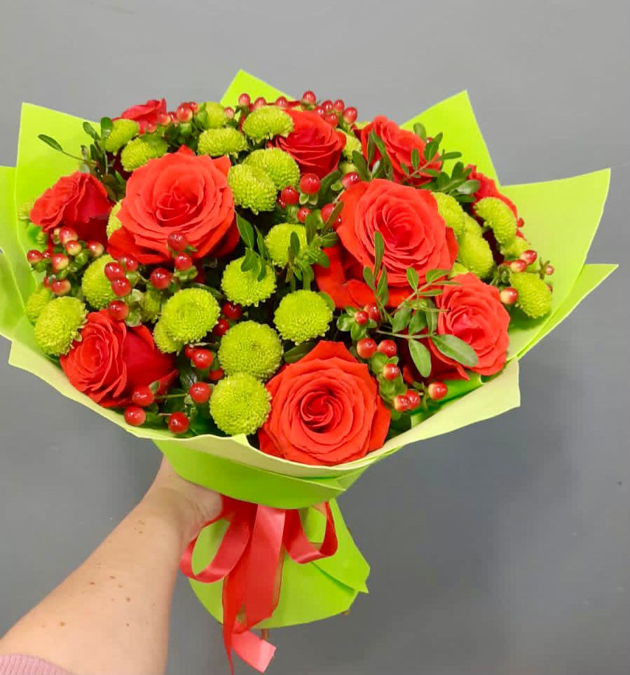 Букет цветов из: Хризантемы и Розы в Норильске