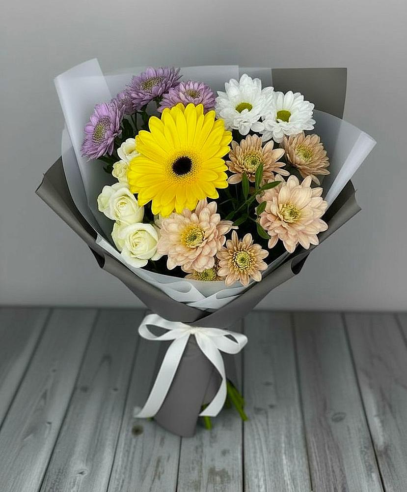 Букет цветов из: Розы, Герберы и Хризантемы в Норильске