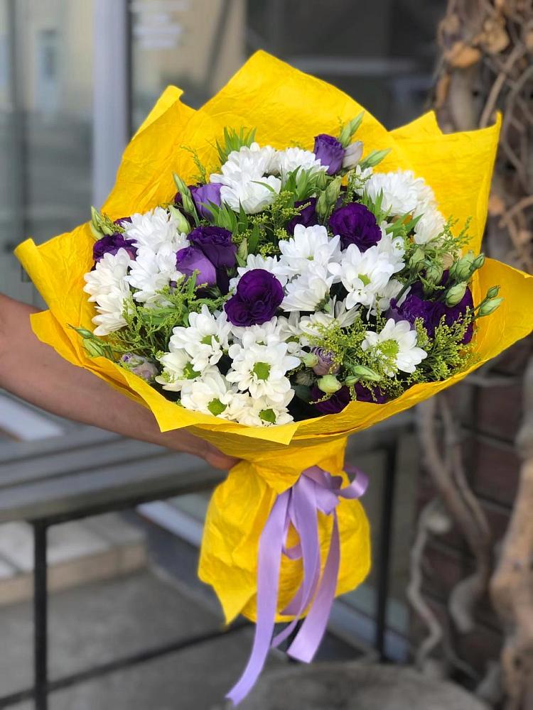 Букет цветов из: Ирисы, Хризантемы и Ромашки в Норильске