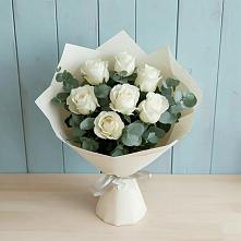 Букет Белые розы в Эвкалипте в Норильске
