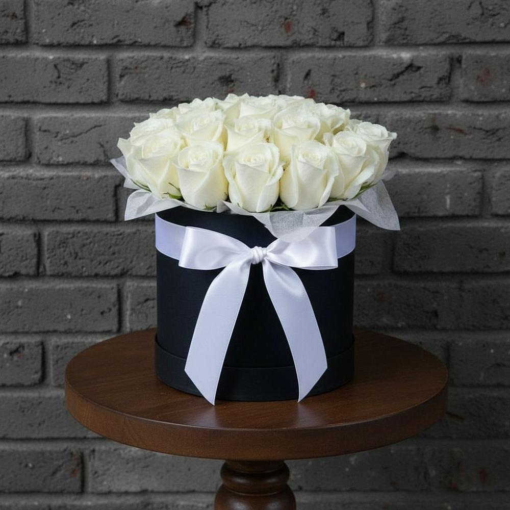 Цветочная композиция из Розы в шляпной коробке в Норильске