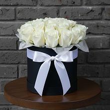 Цветочная композиция из Розы в шляпной коробке в Норильске